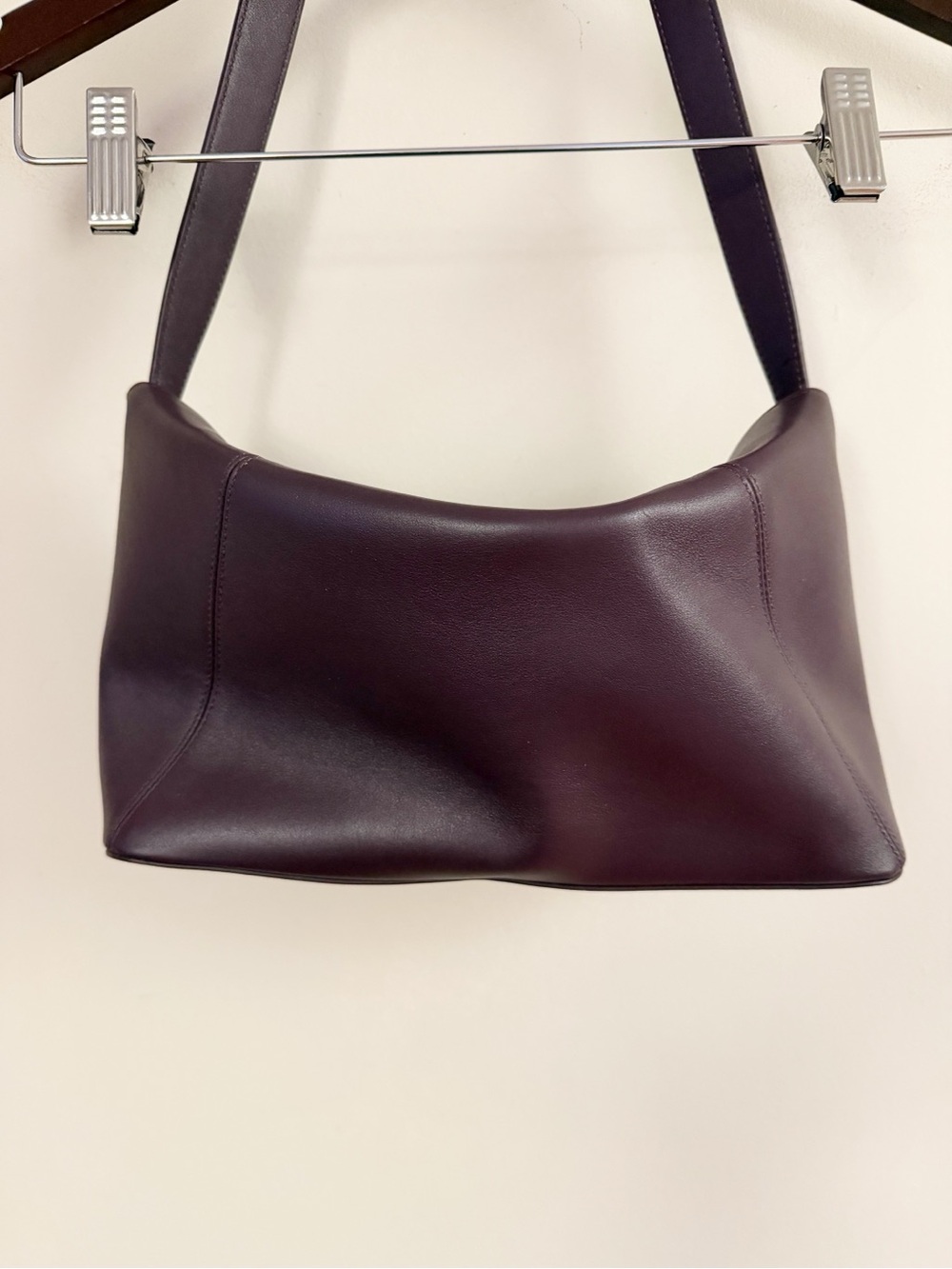 Cuyana Forma Shoulder Bag in Plum Compact Functional Purse - Picture 7 of 12
